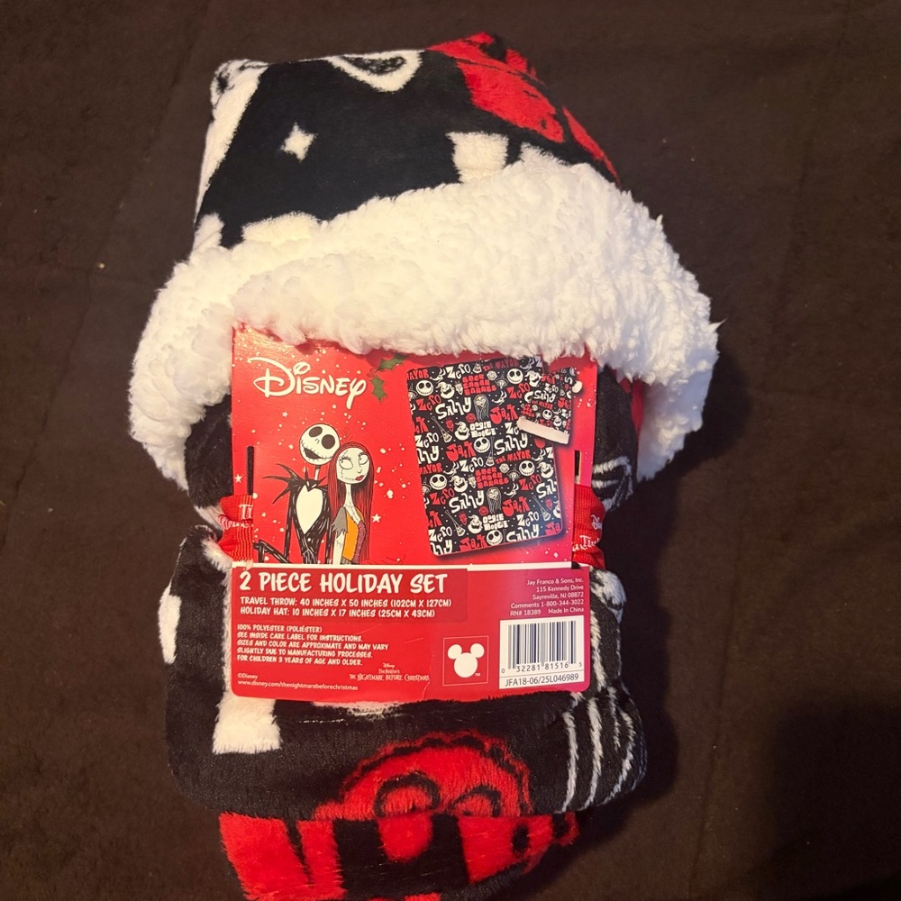 Disney Red and Black Holiday Blanket‎ Set